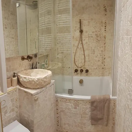 Tour Eiffel Apartment